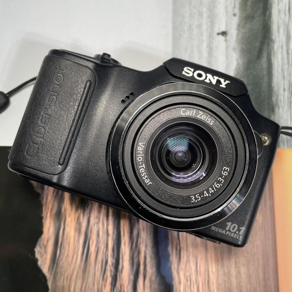 Sony Cyber-shot Digital Camera - Classic Black